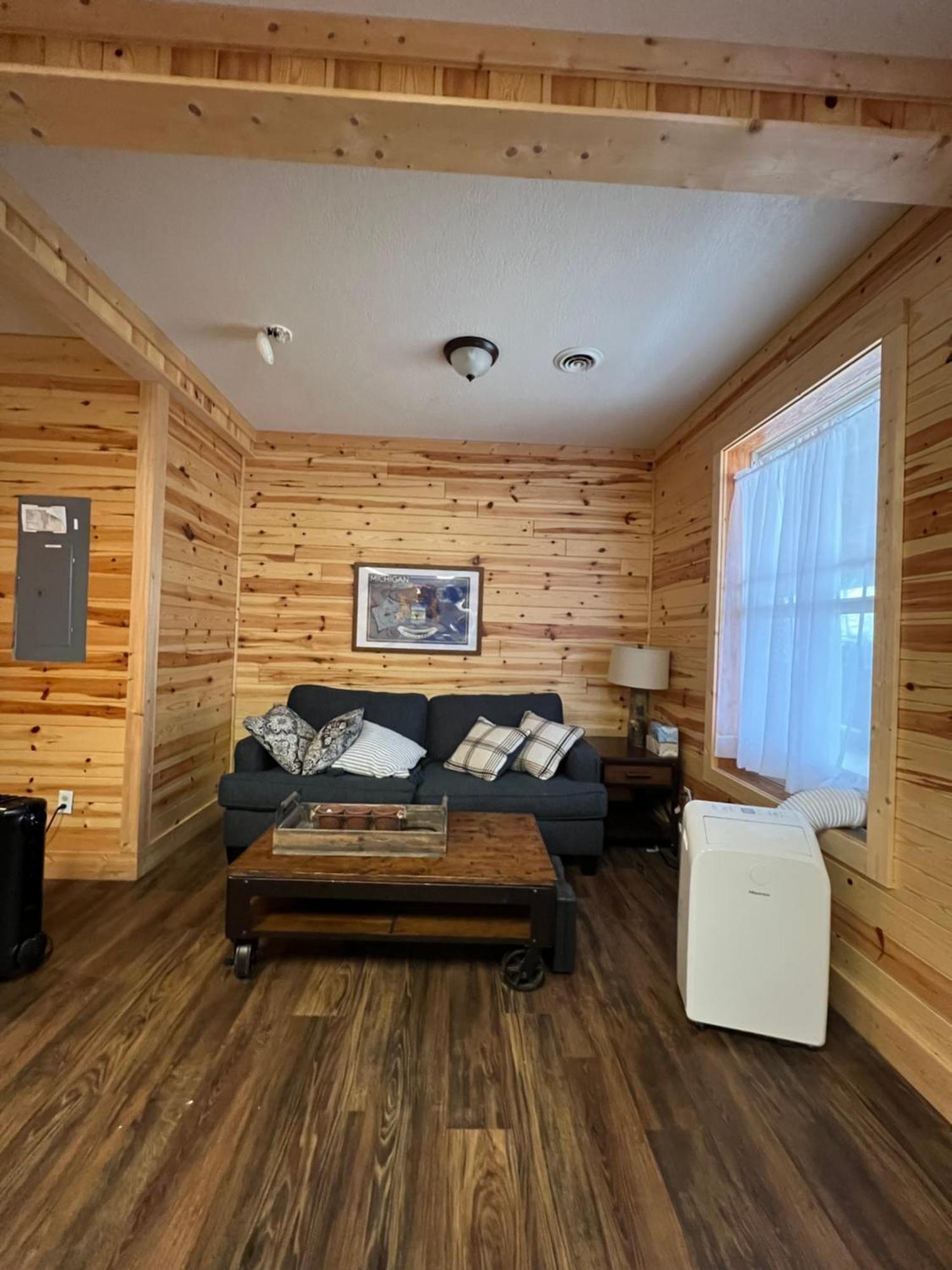 Lake House Lodge Lupton Bagian luar foto