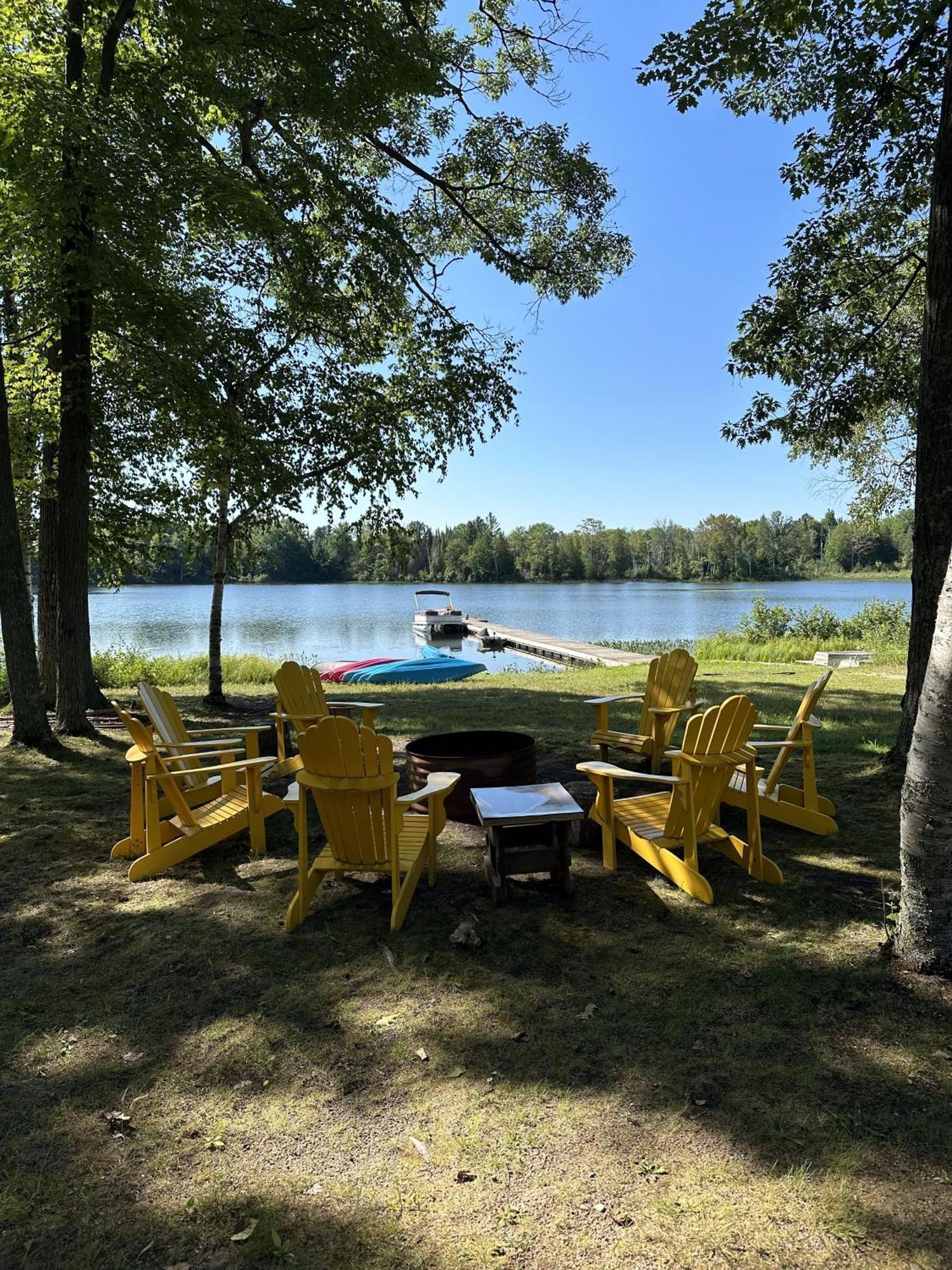 Lake House Lodge Lupton Bagian luar foto