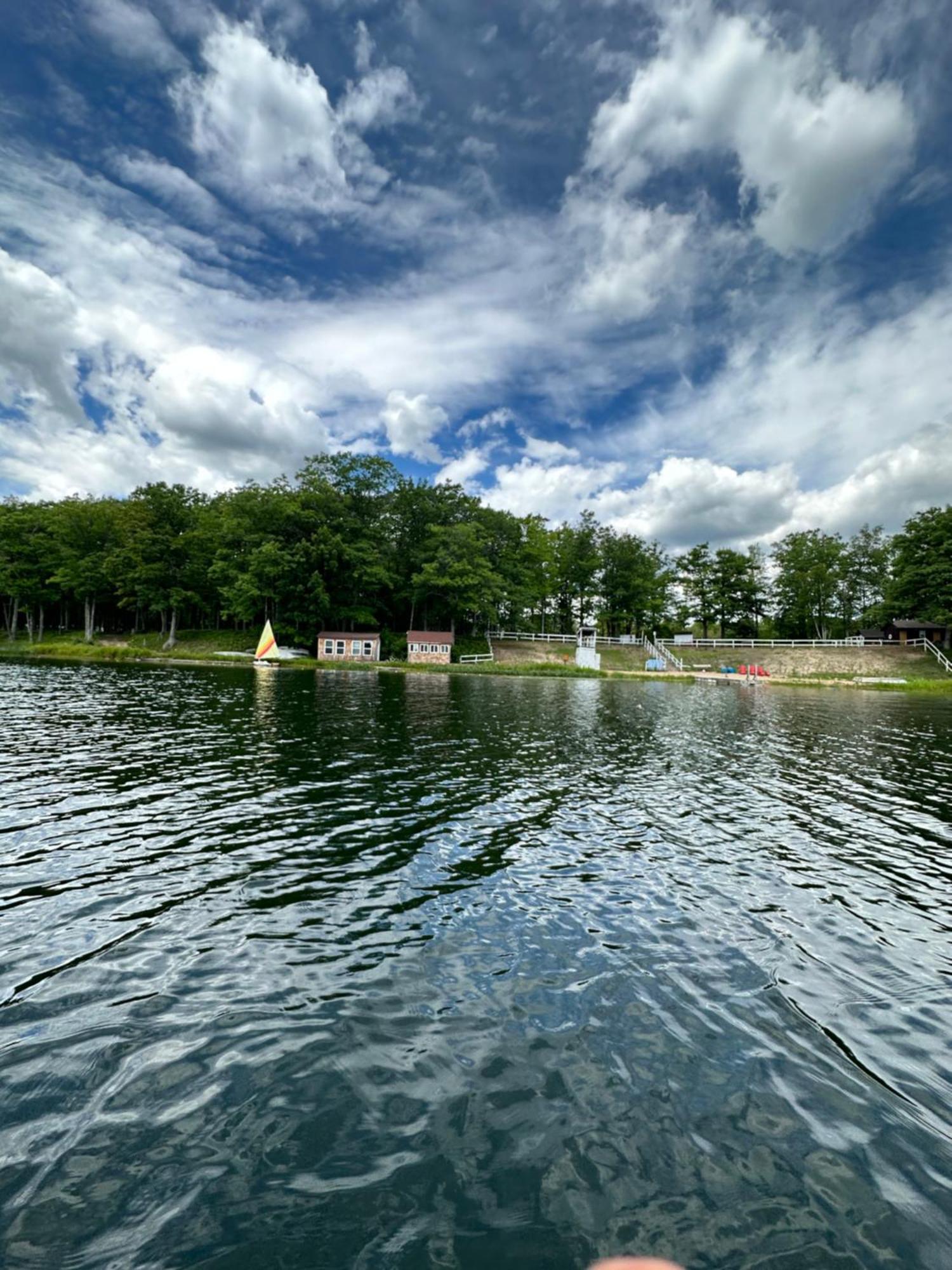 Lake House Lodge Lupton Bagian luar foto